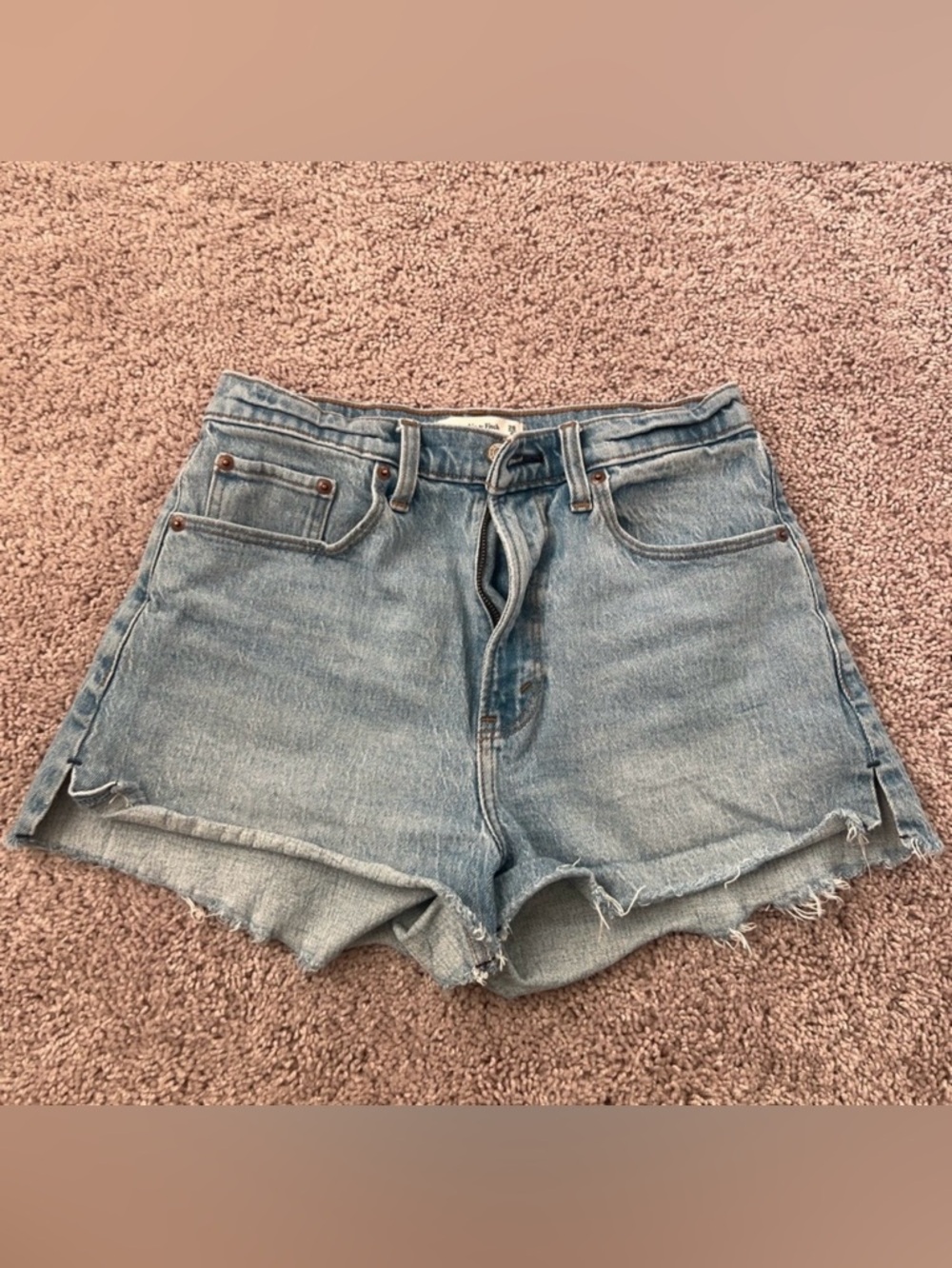 Abercrombie & Fitch High-Rise Mom Shorts - Denim, size 6 curve love